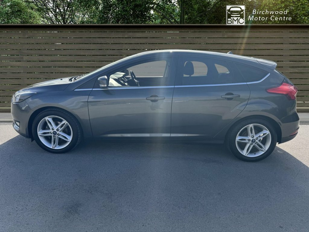 Ford Focus Hatchback HV67PZG Grey #4