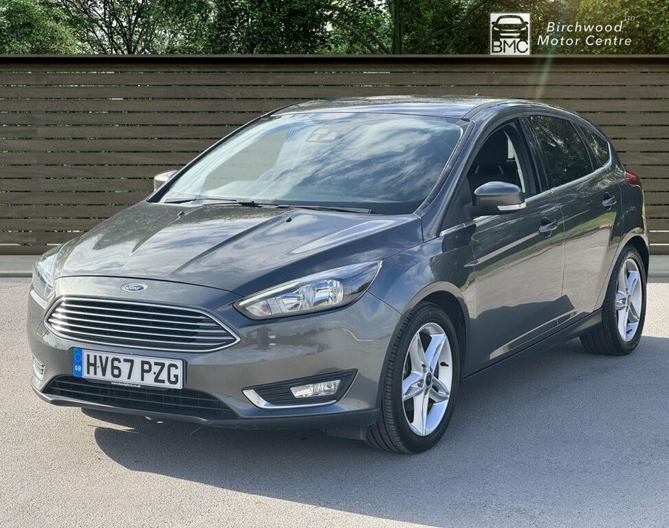 Ford Focus Hatchback HV67PZG Grey #3
