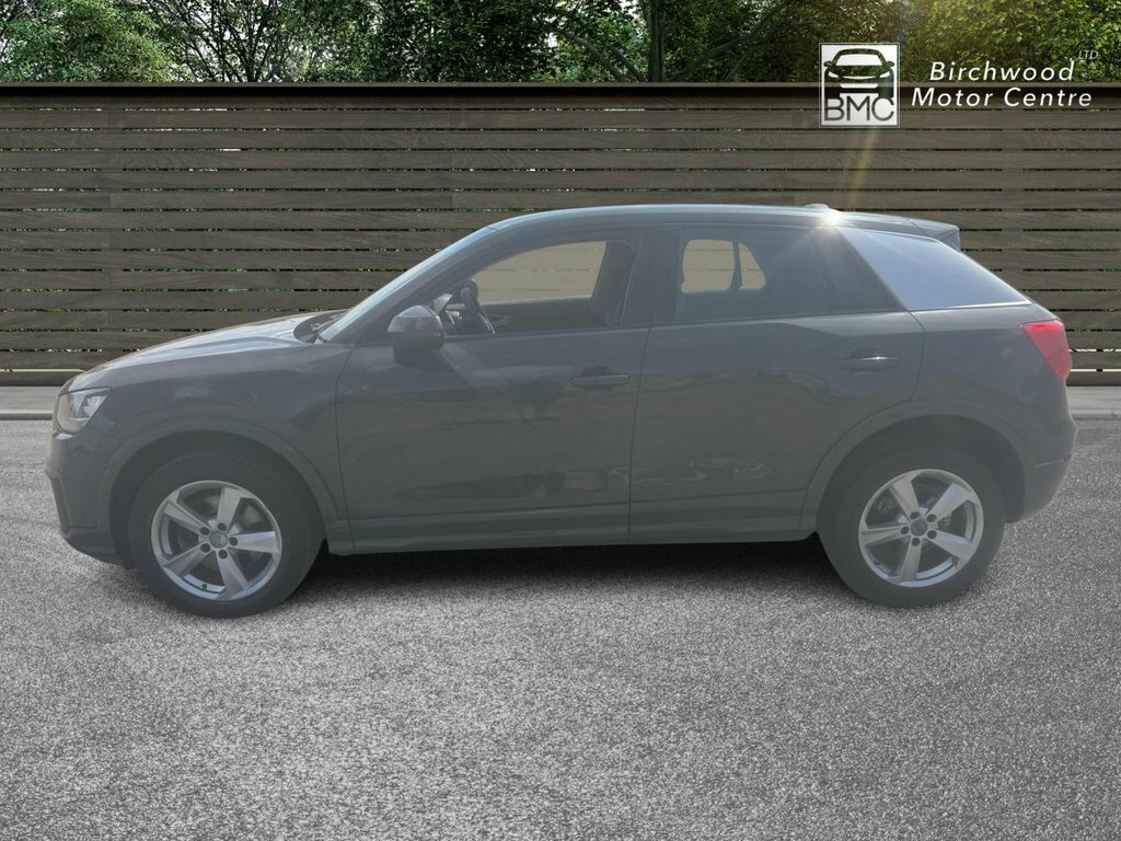 Audi Q2 1L Sport Grey #4