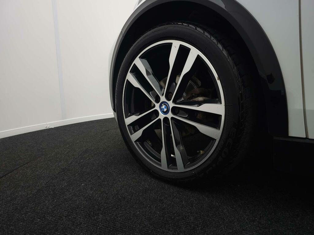 BMW i3 125Kw 42Kwh Suite Interior World Blue #17