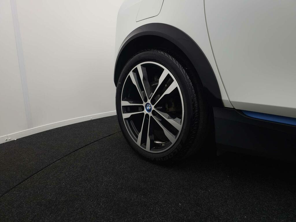 BMW i3 125Kw 42Kwh Suite Interior World Blue #19