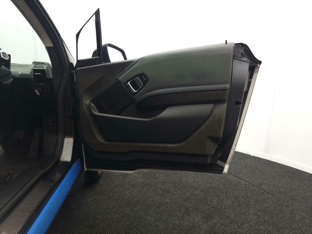 BMW i3 125Kw 42Kwh Suite Interior World Blue #28