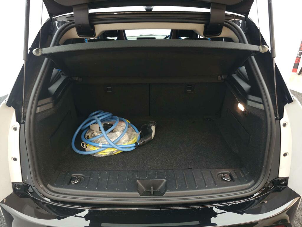 BMW i3 125Kw 42Kwh Suite Interior World Blue #11