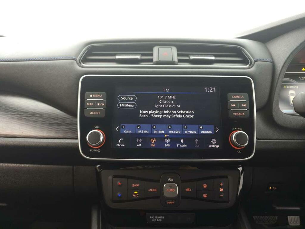 Nissan Leaf Tekna Black #4