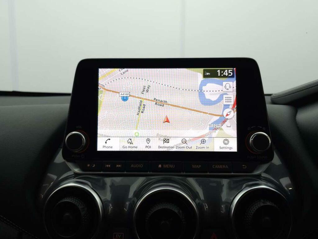 Nissan Juke Tekna Black #6