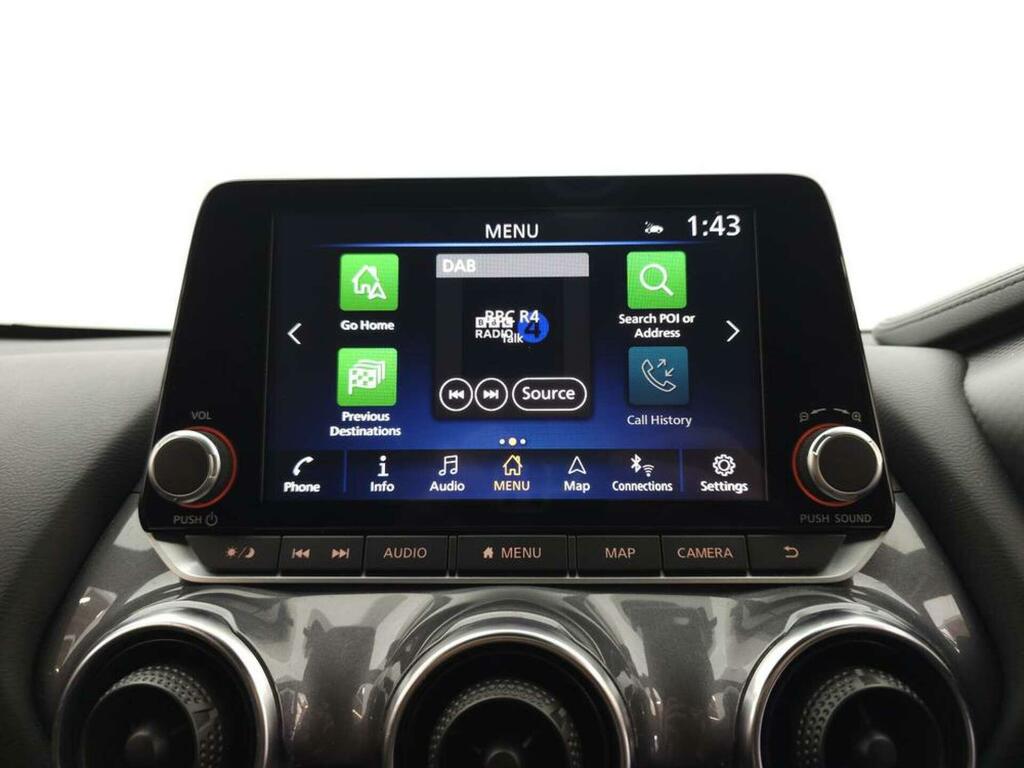 Nissan Juke Tekna Black #4