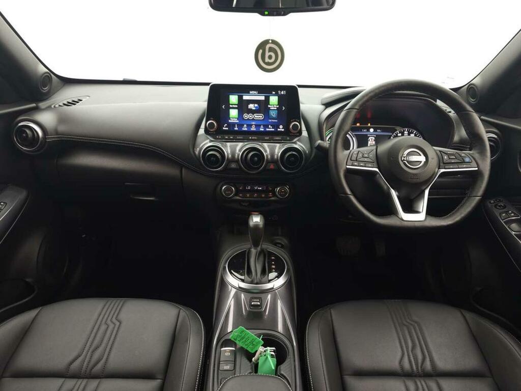 Nissan Juke Tekna Black #3
