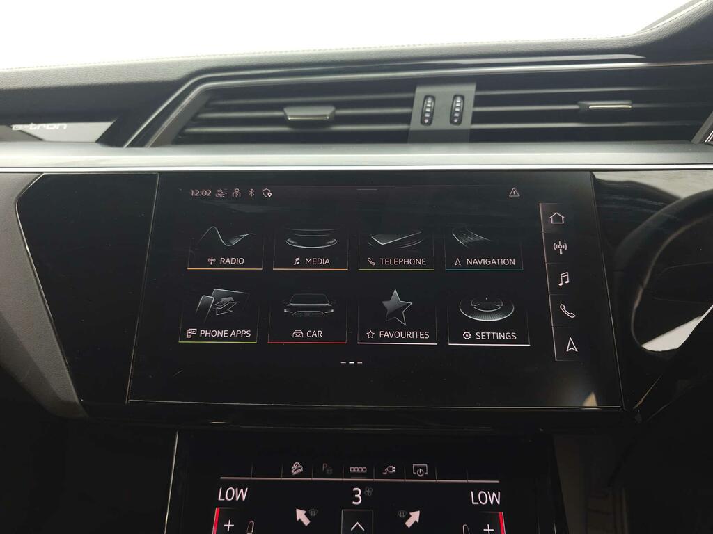 Audi E-tron Technik White #5