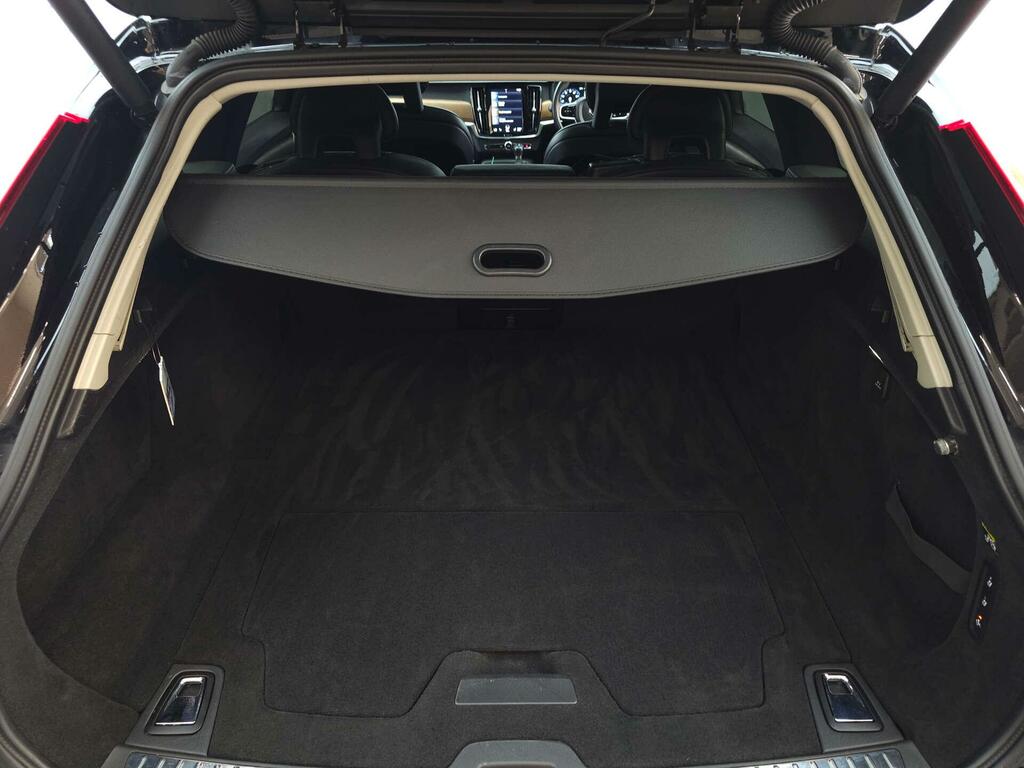 Volvo V90 Estate 2.0 D4 Momentum Euro 6 Ss 2016 Black #16