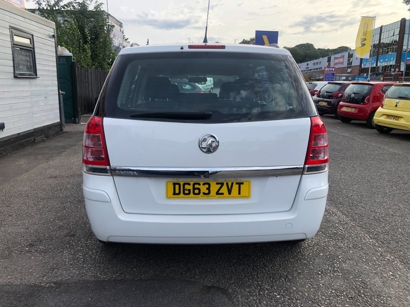 Vauxhall Zafira Exclusiv White #4