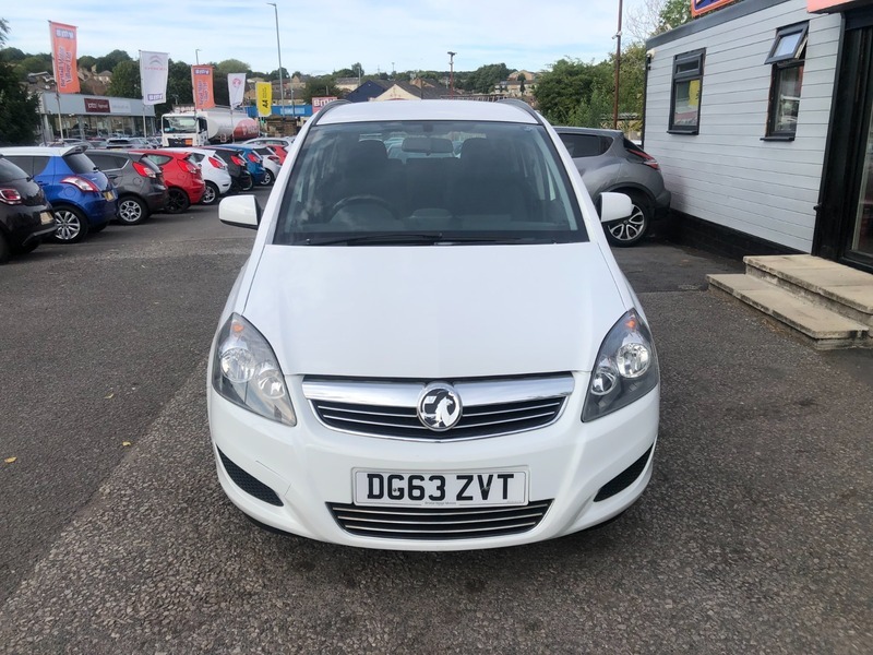 Vauxhall Zafira Exclusiv White #2