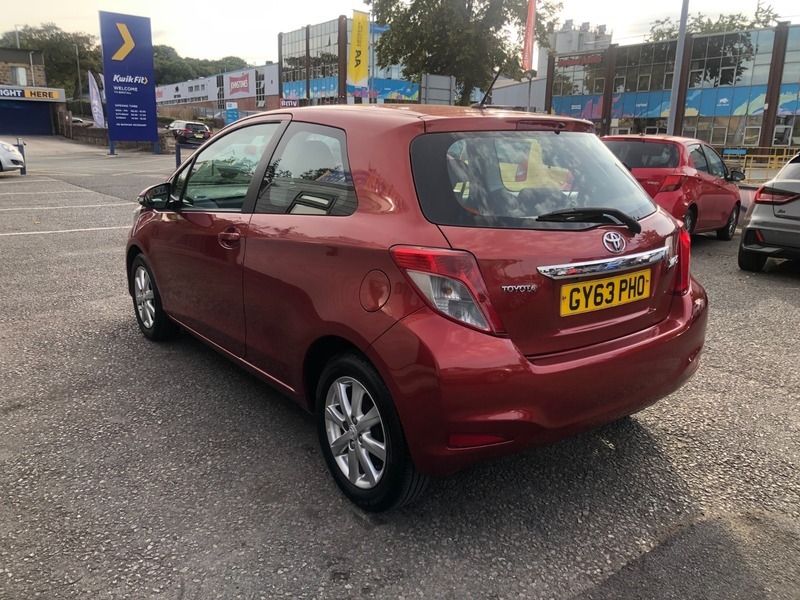 Toyota Yaris Vvt-i Tr Red #6
