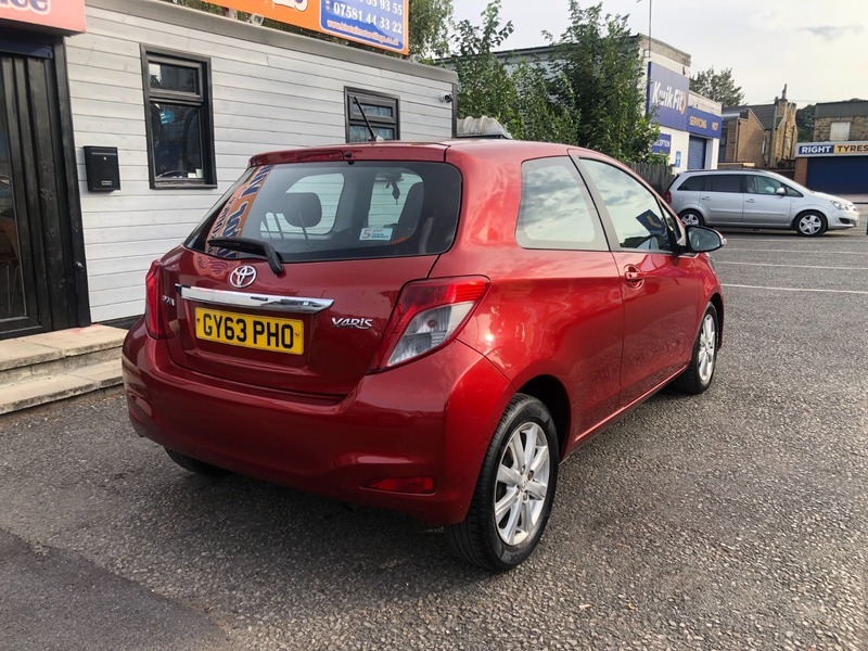 Toyota Yaris Vvt-i Tr Red #5
