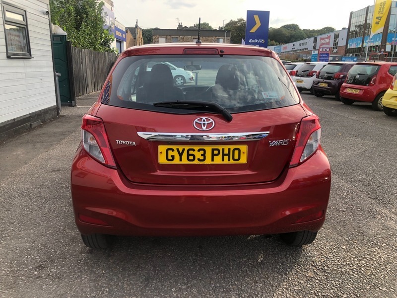 Toyota Yaris Vvt-i Tr Red #4