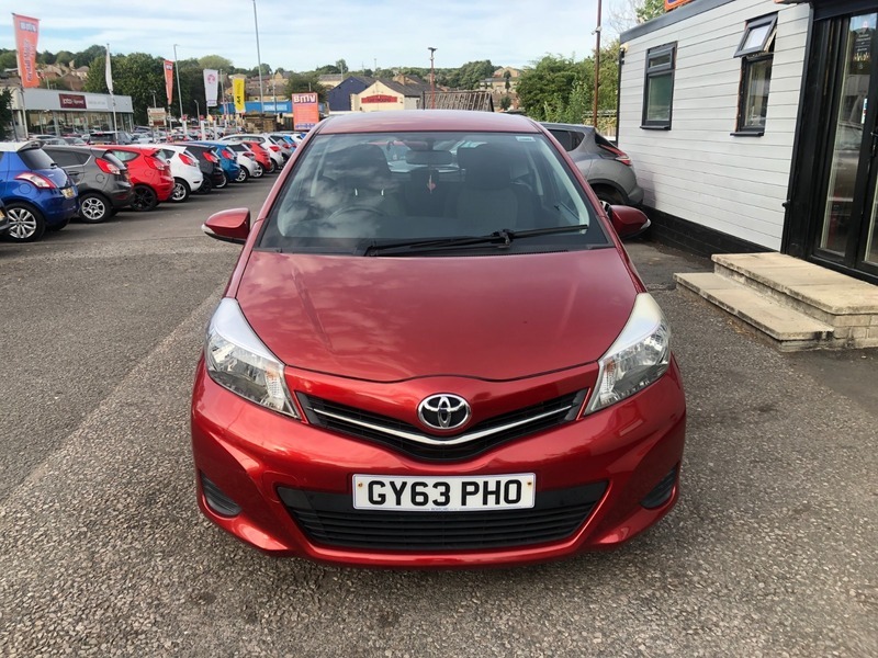 Toyota Yaris Vvt-i Tr Red #2