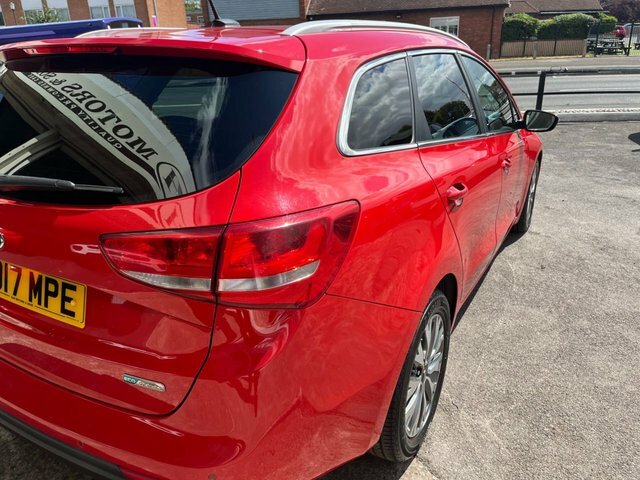 Kia Ceed 1.6 Crdi 3 Sportswagon Red #4