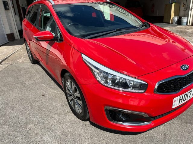 Kia Ceed 1.6 Crdi 3 Sportswagon Red #2
