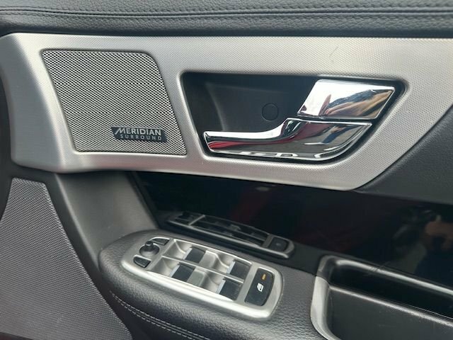 Jaguar XF Xf R-sport Black D White #11