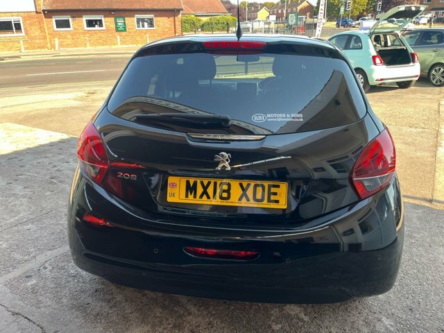Peugeot 208 1.2 Puretech Allure Hatchback Black #5