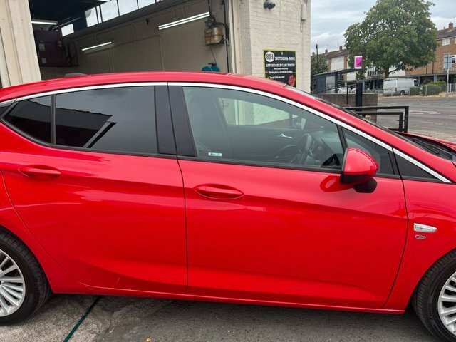Vauxhall Astra 1.4I Turbo Elite Hatchback Red #3