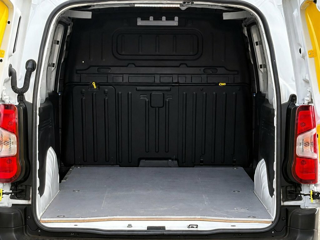 Peugeot E-Partner Mpv White #3