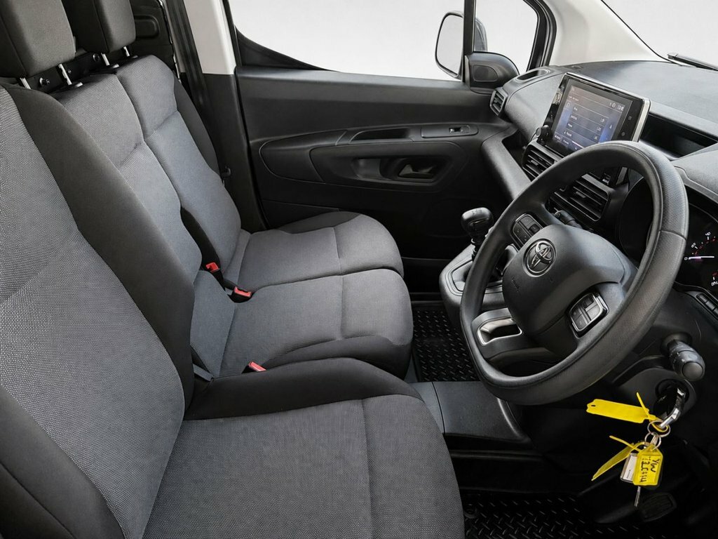 Toyota Proace City 1.5L Icon White #2