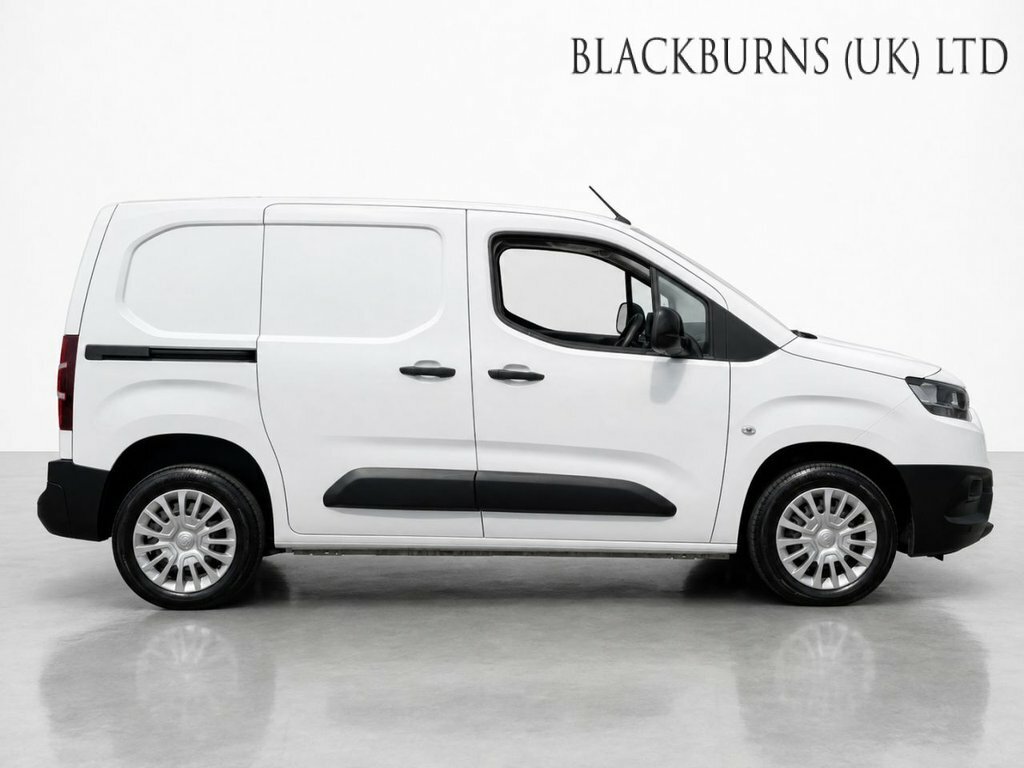 Toyota Proace City 1.5L Icon White #4