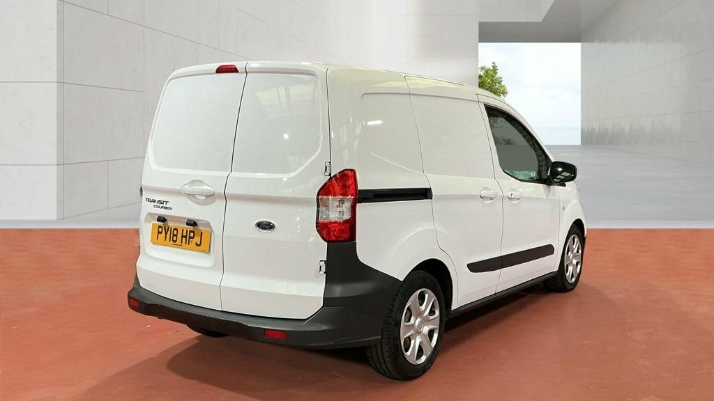 Ford Transit Courier 1.5L Trend White #4
