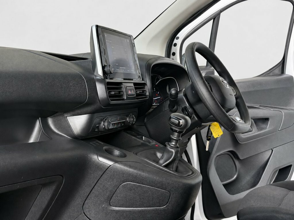 Toyota Proace City 1.5L Icon White #2