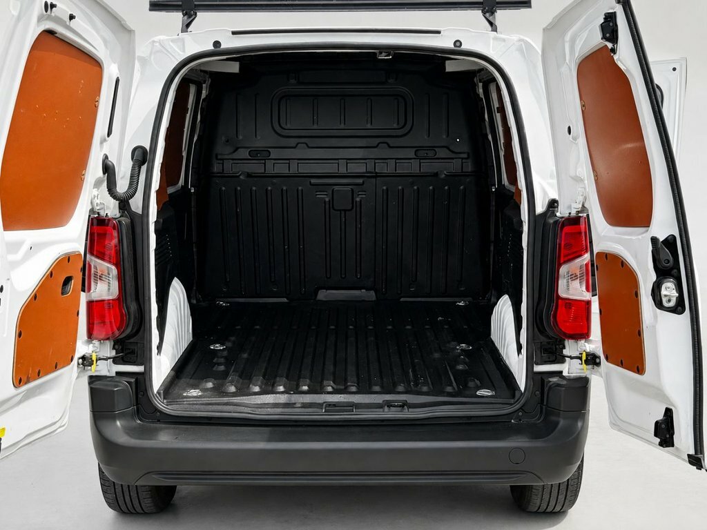 Toyota Proace City 1.5L Icon White #3