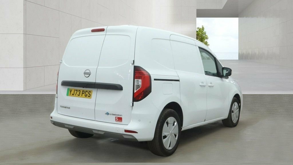 Nissan TOWNSTAR Mpv White #4