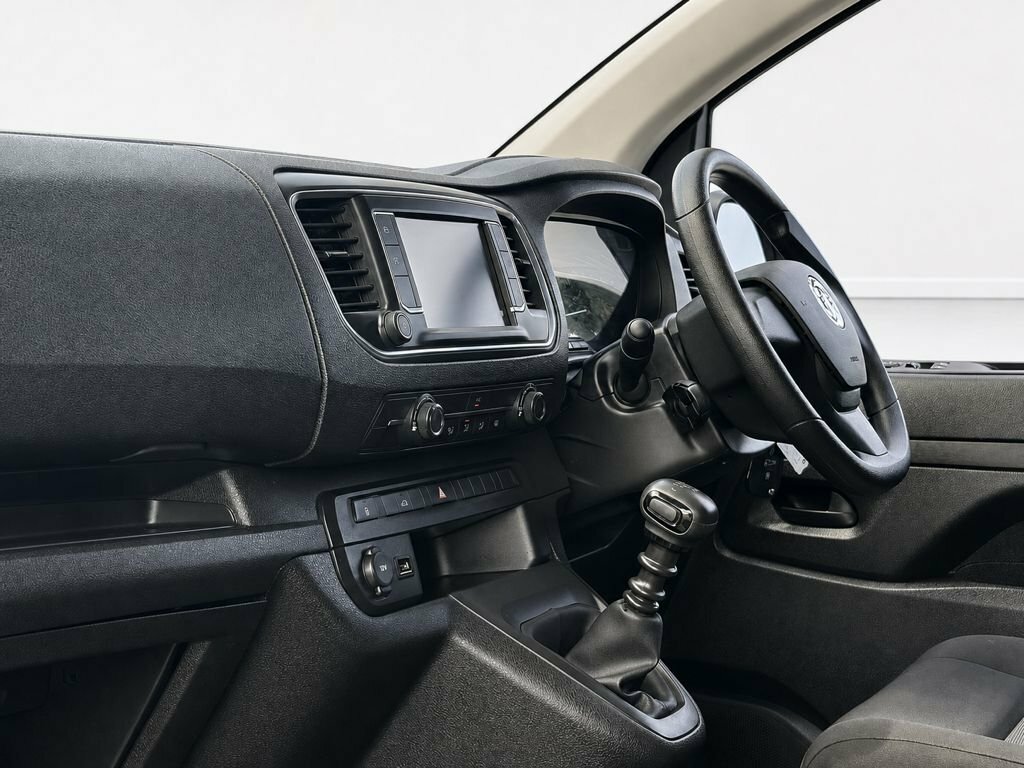 Vauxhall Vivaro 1.5L Prime 6Dr DT73OCM White #2
