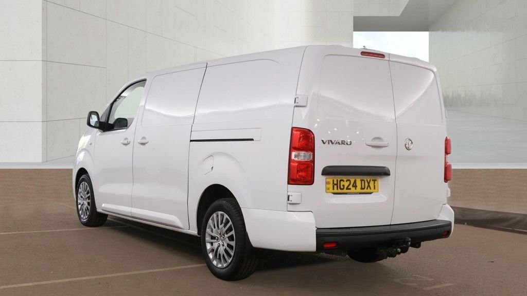 Vauxhall Vivaro 2L Pro 6Dr White #3