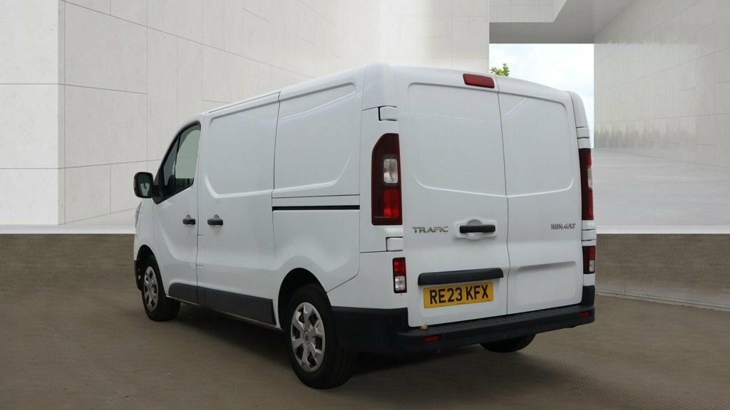 Renault Trafic 2L Business White #3