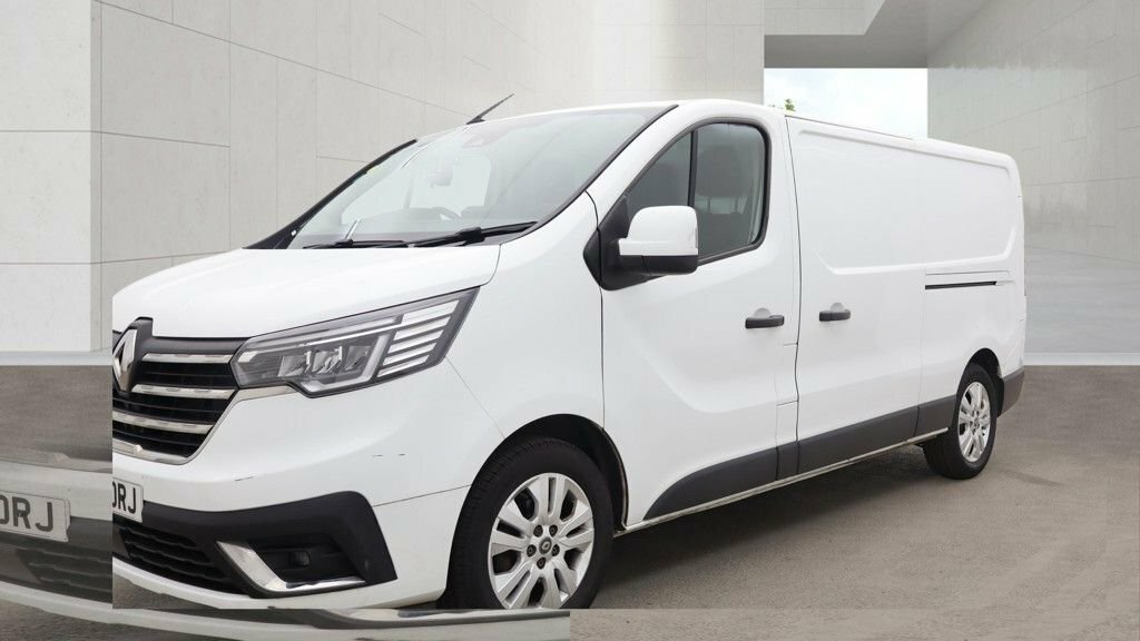 Renault Trafic 2L Sport White #2