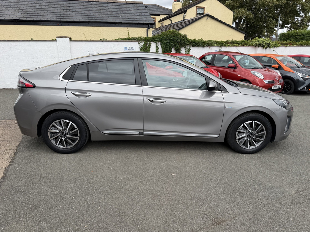 Hyundai Ioniq Premium Se FY21CZT  #2