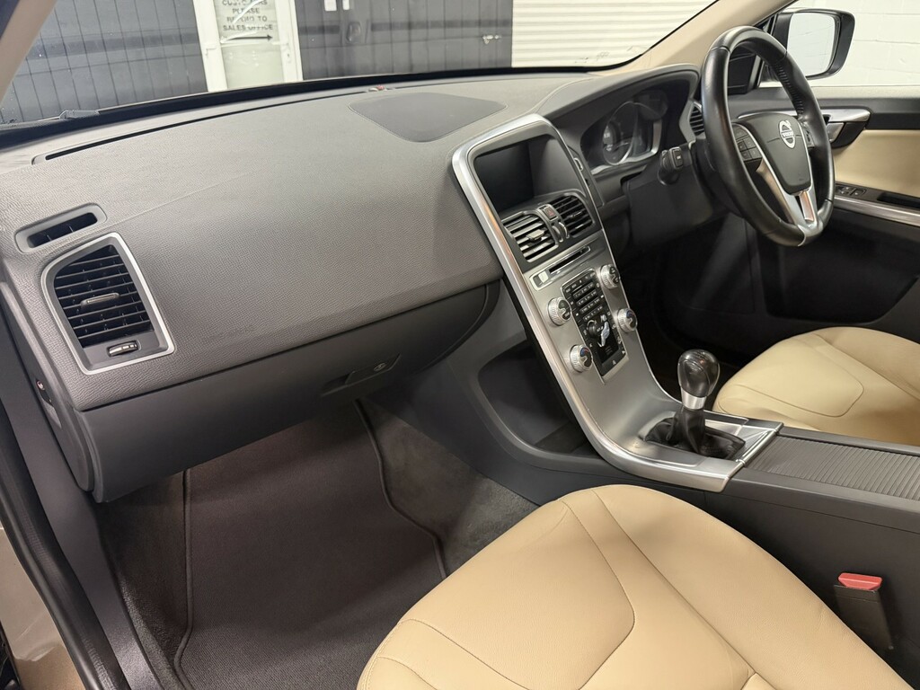 Volvo XC60 2.4 Se Nav D4 Awd Brown #4