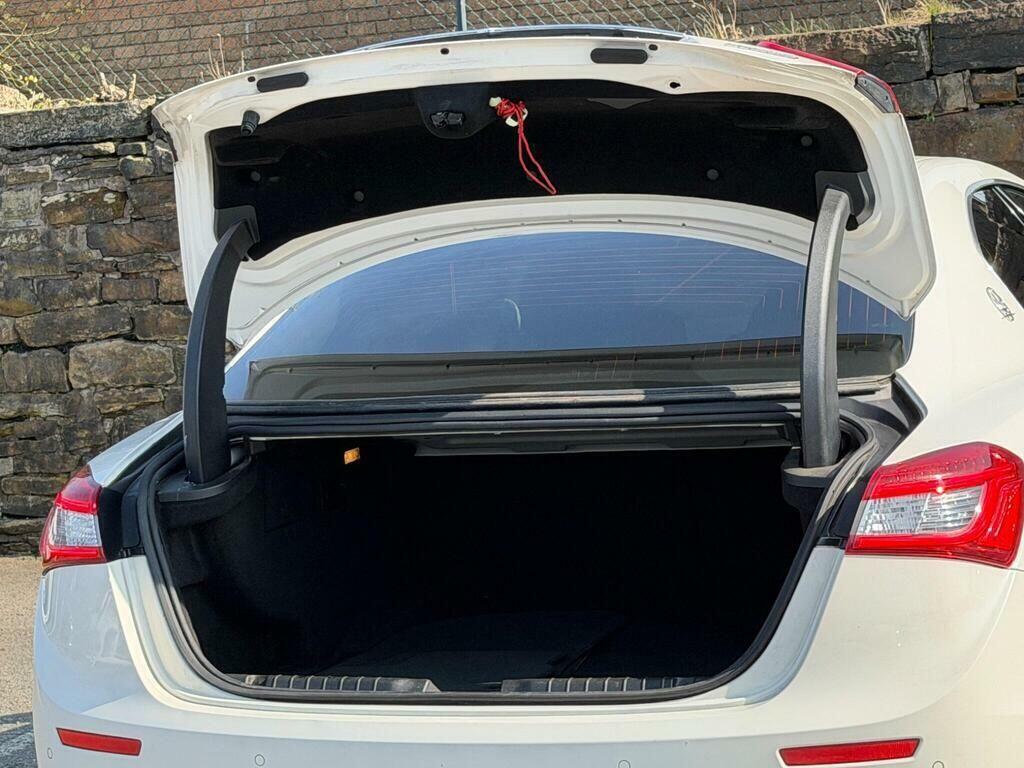 Maserati Ghibli 3.0 S 410 Bhp White #19