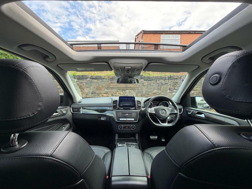 Mercedes-Benz GLE Class Gle 350D 4Matic Amg Line Premium 9G-tronic Black #10