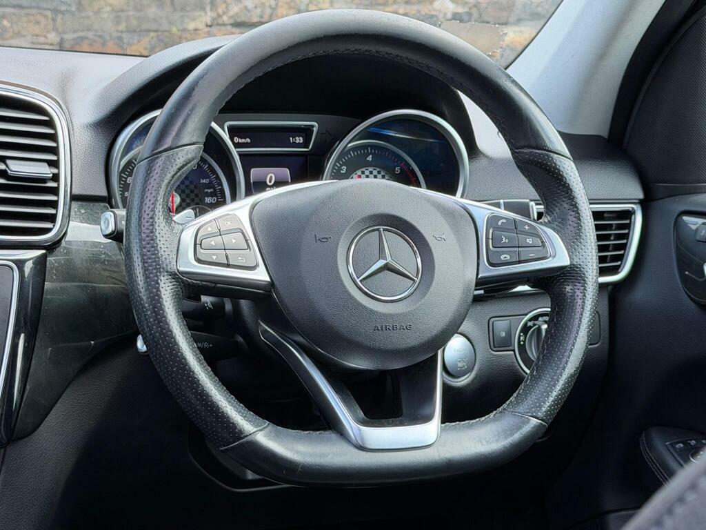 Mercedes-Benz GLE Class Gle 350D 4Matic Amg Line Premium 9G-tronic Black #24