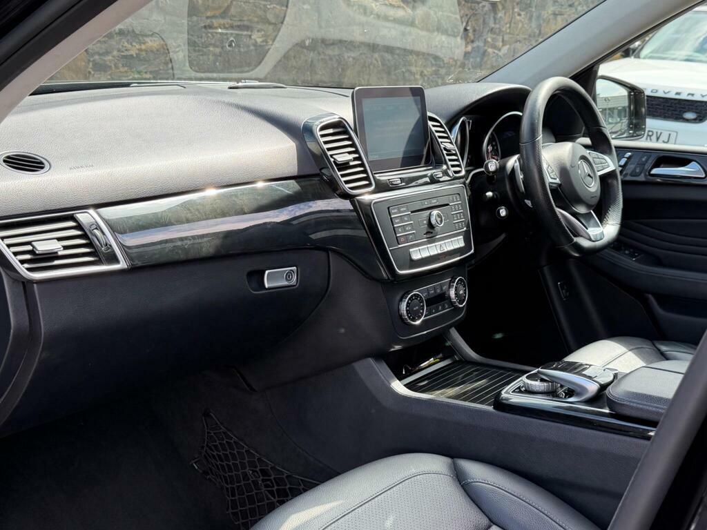 Mercedes-Benz GLE Class Gle 350D 4Matic Amg Line Premium 9G-tronic Black #14