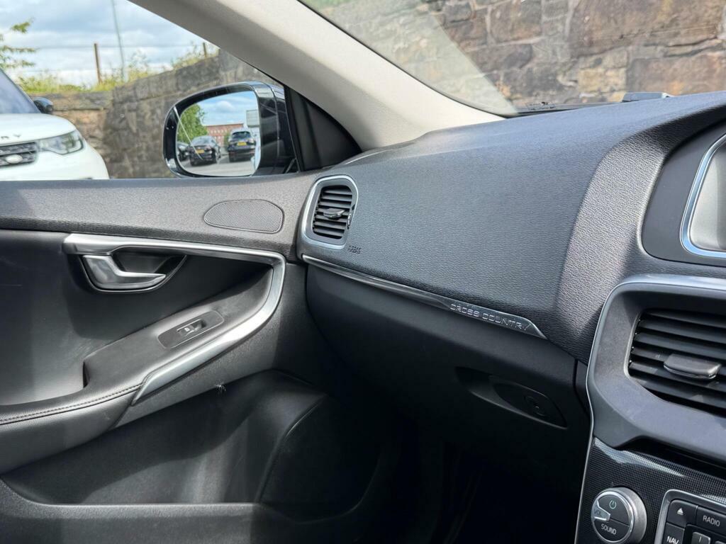 Volvo V40 Cross Country T3 Pro Blue #43