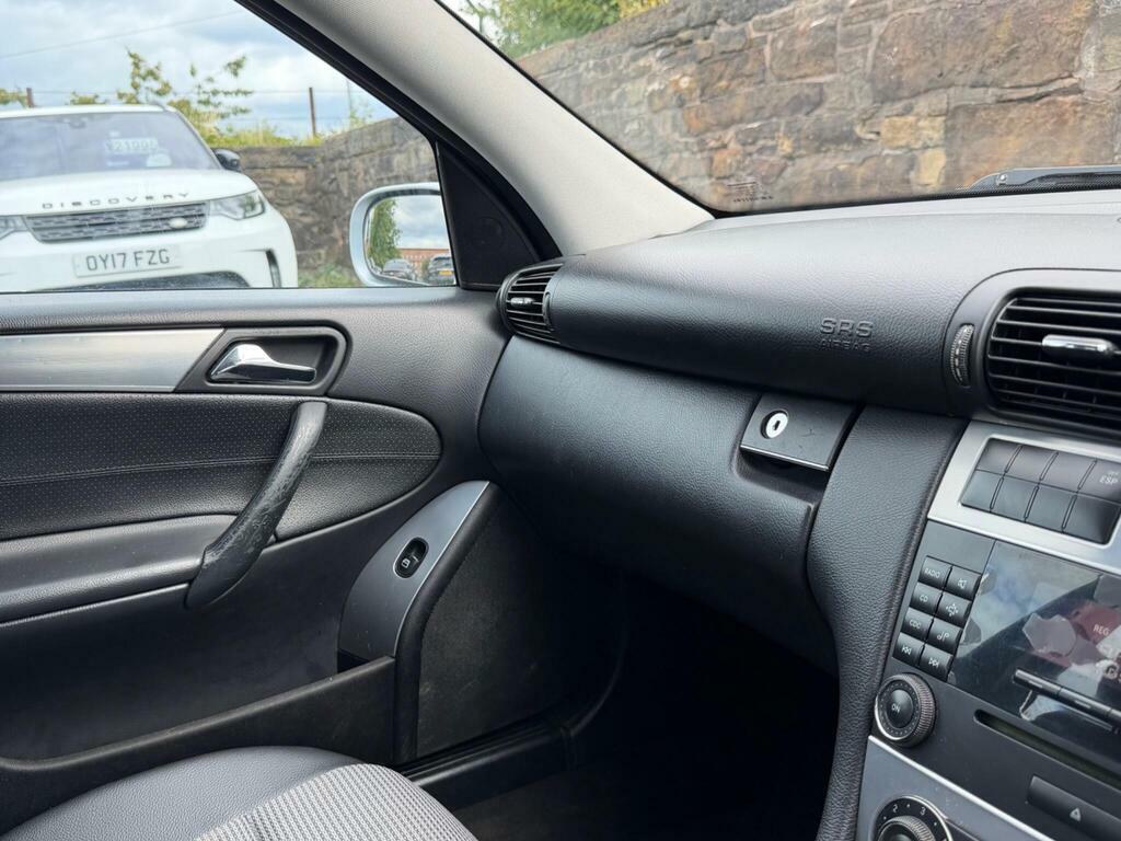 Mercedes-Benz C Class Saloon 2.5 C230 Avantgarde Se 7G-tronic 2006 Black #34