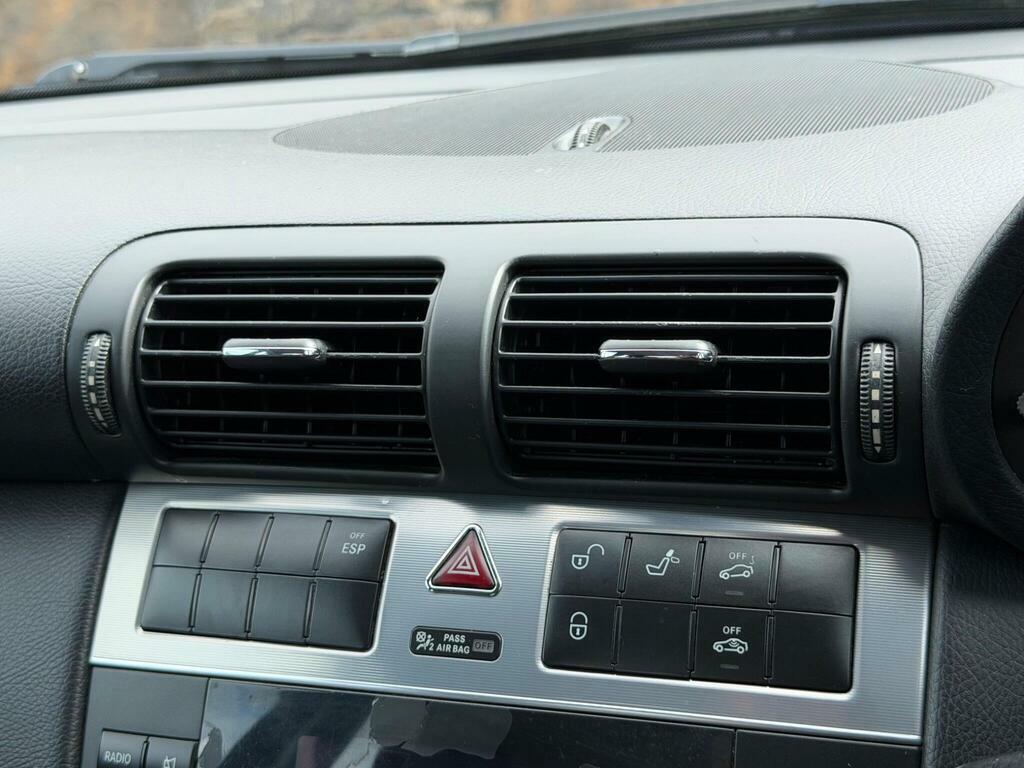 Mercedes-Benz C Class Saloon 2.5 C230 Avantgarde Se 7G-tronic 2006 Black #26