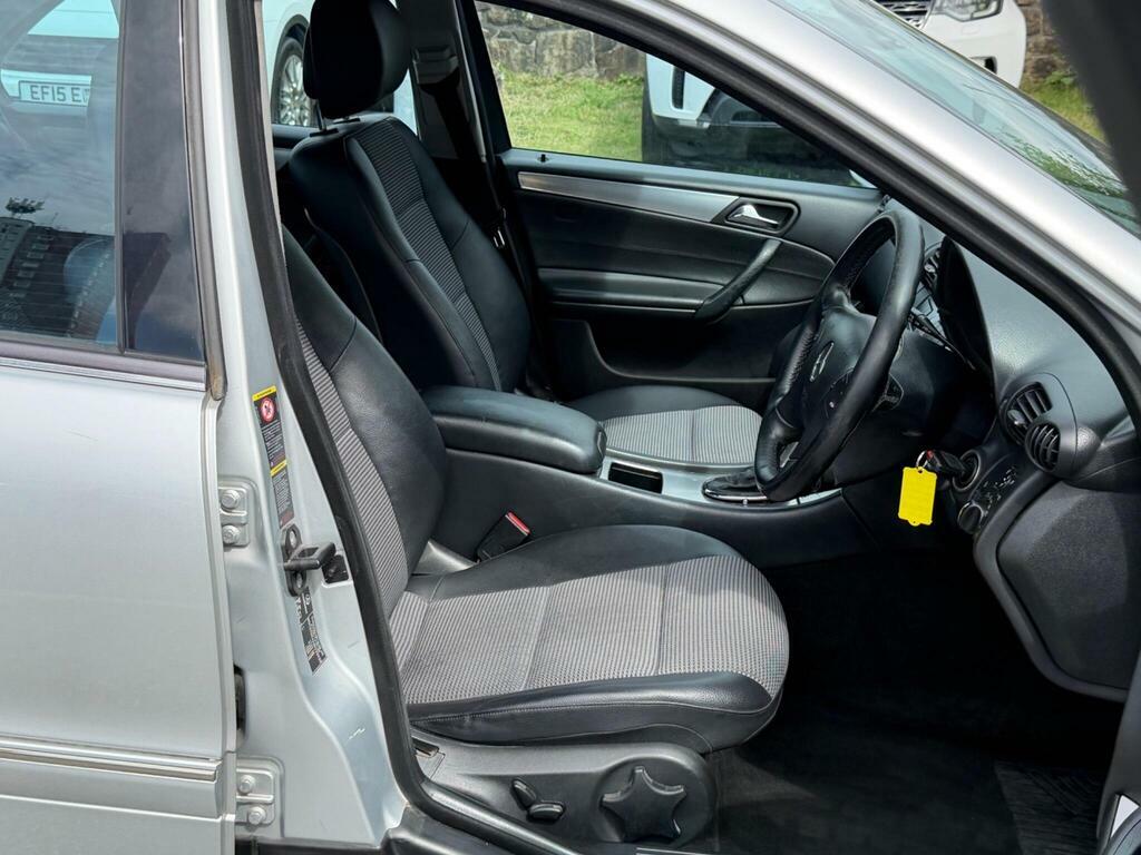 Mercedes-Benz C Class Saloon 2.5 C230 Avantgarde Se 7G-tronic 2006 Black #13
