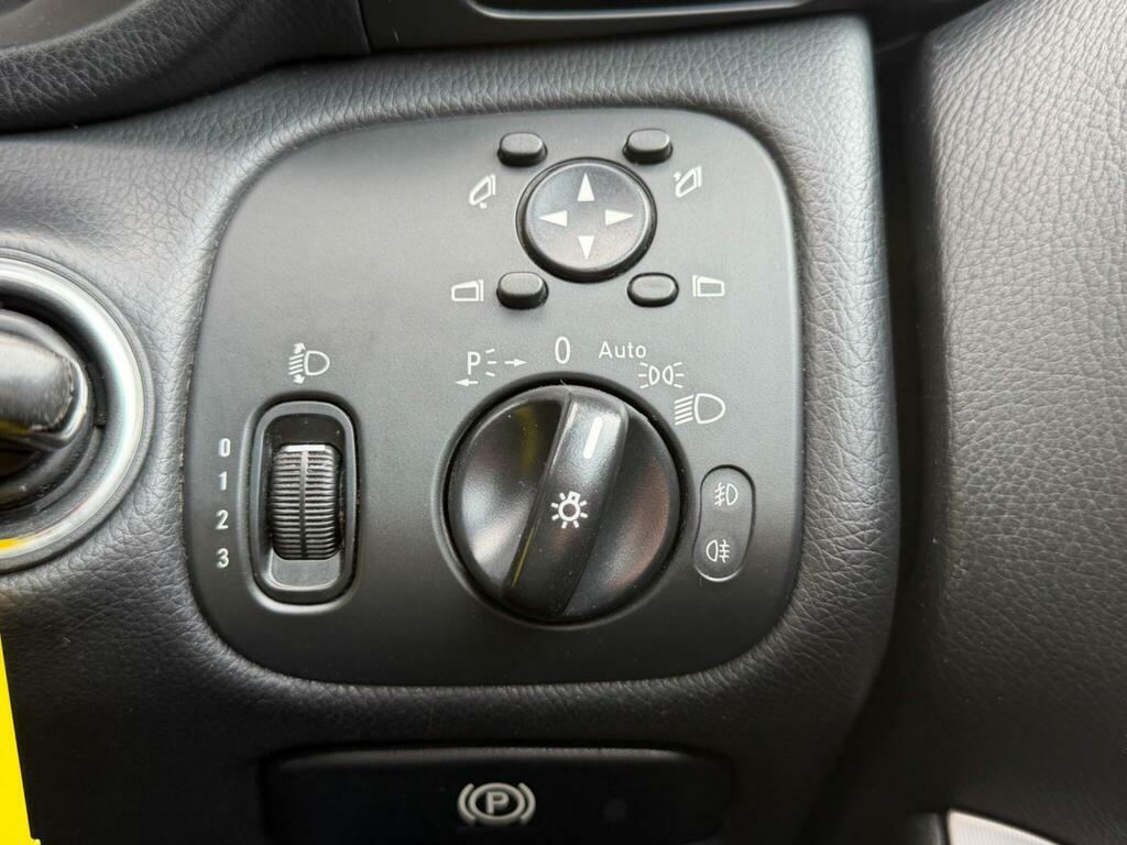 Mercedes-Benz C Class Saloon 2.5 C230 Avantgarde Se 7G-tronic 2006 Black #33