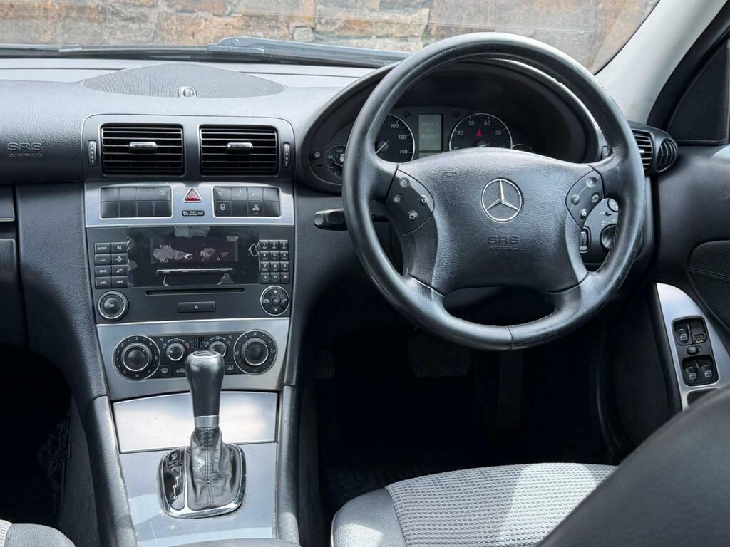 Mercedes-Benz C Class Saloon 2.5 C230 Avantgarde Se 7G-tronic 2006 Black #21
