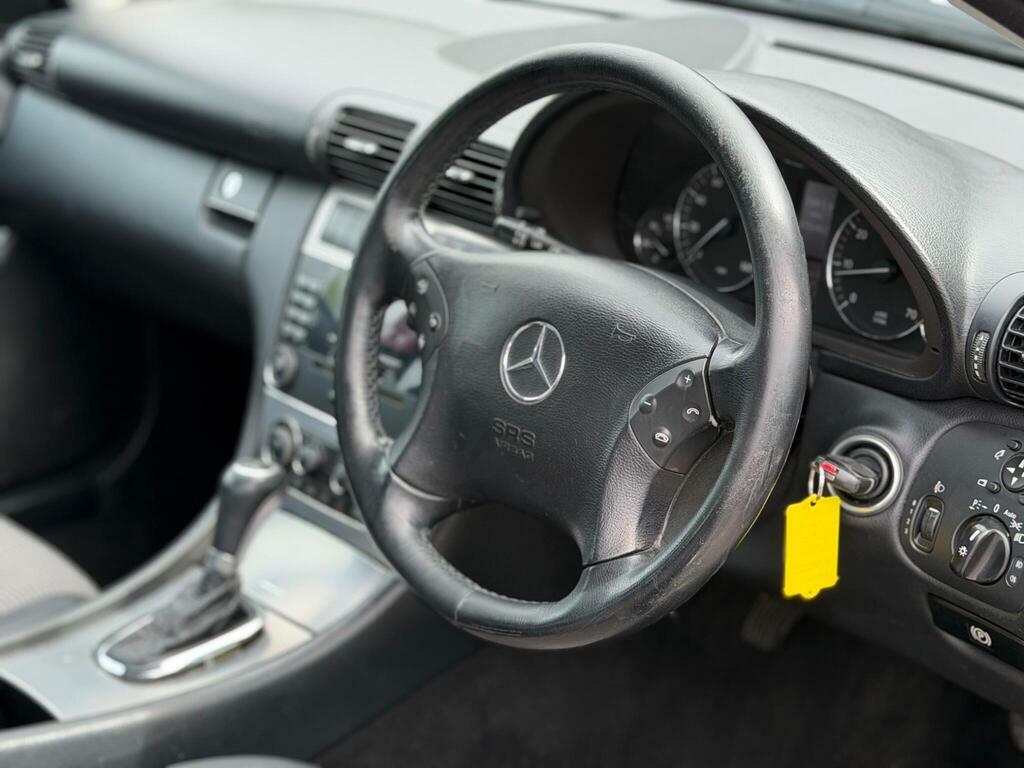 Mercedes-Benz C Class Saloon 2.5 C230 Avantgarde Se 7G-tronic 2006 Black #11