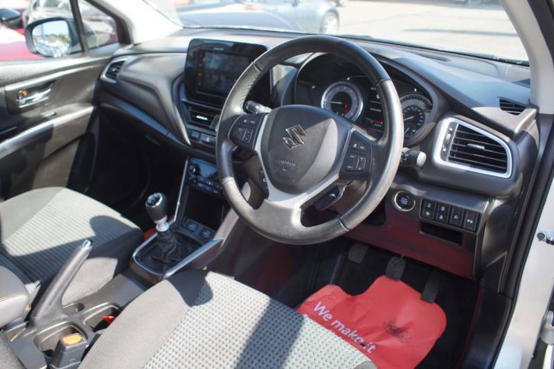 Suzuki S Cross 1.4 Boosterjet 48V Hybrid Motion Silver #2