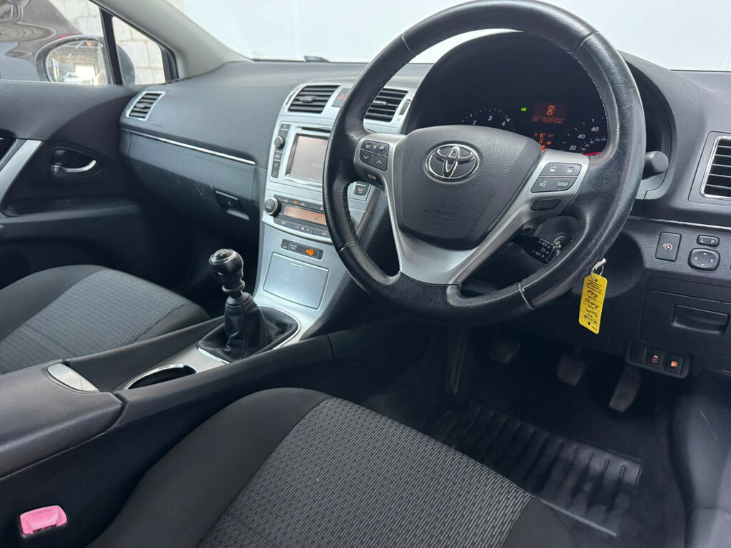 Toyota Avensis 2.0 D-4d Tr Tourer Euro 5 Red #3